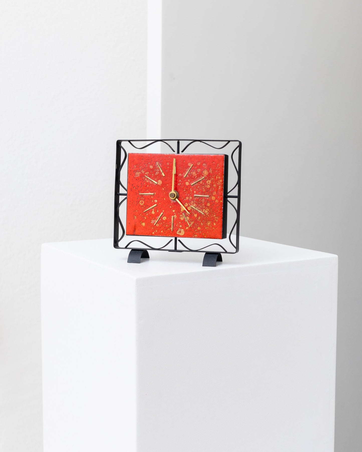 Vintage mantel clock red enamelled metal by VEB Elektrobau Greiz 1960s