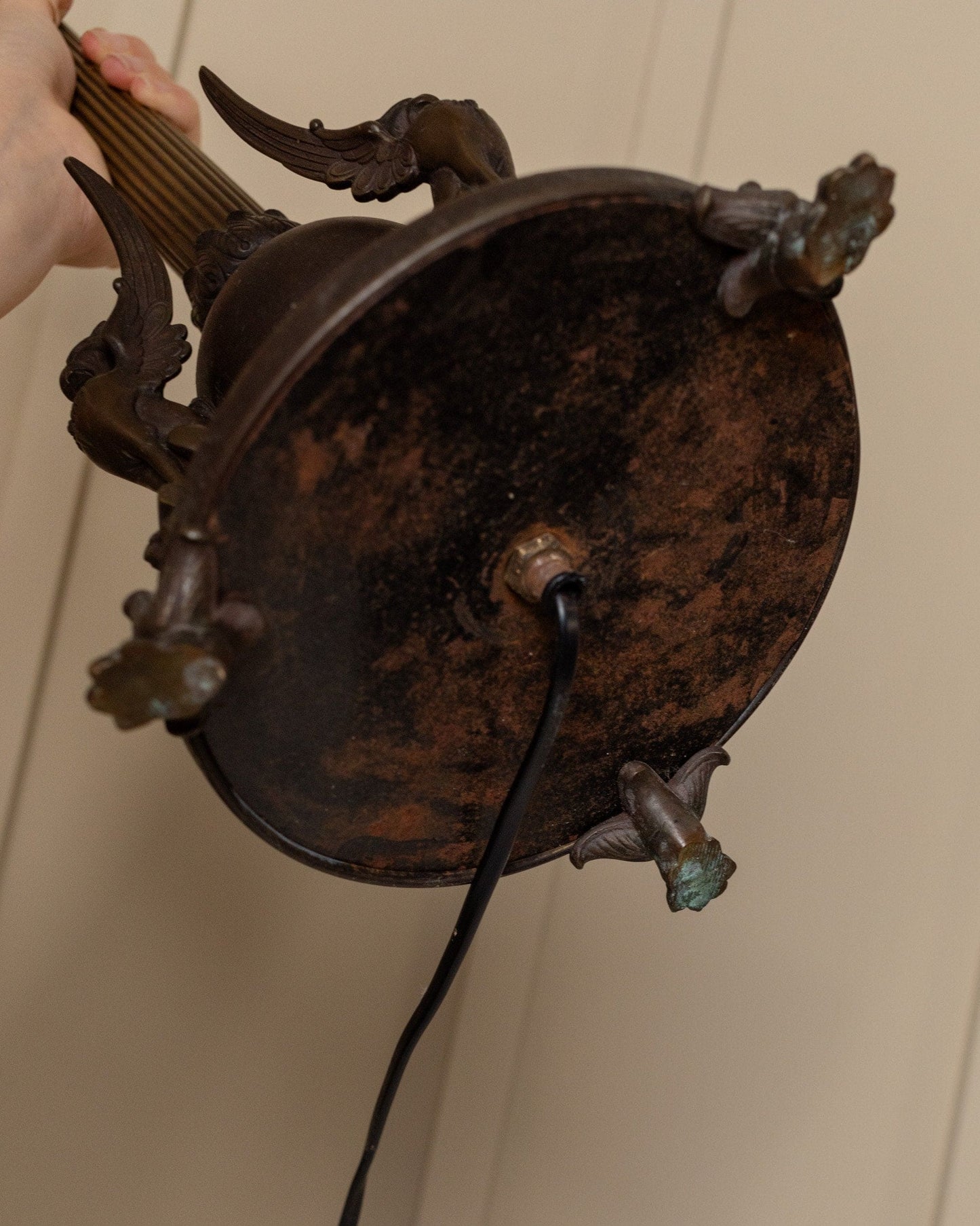 Vintage Tischlampe Empire Metall blau Tiermotiv 1910er Jahre