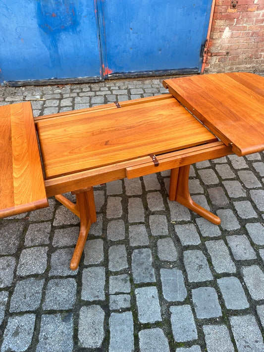 Vintage Esstisch ausziehbar Teak mit integriertem Plattenfach