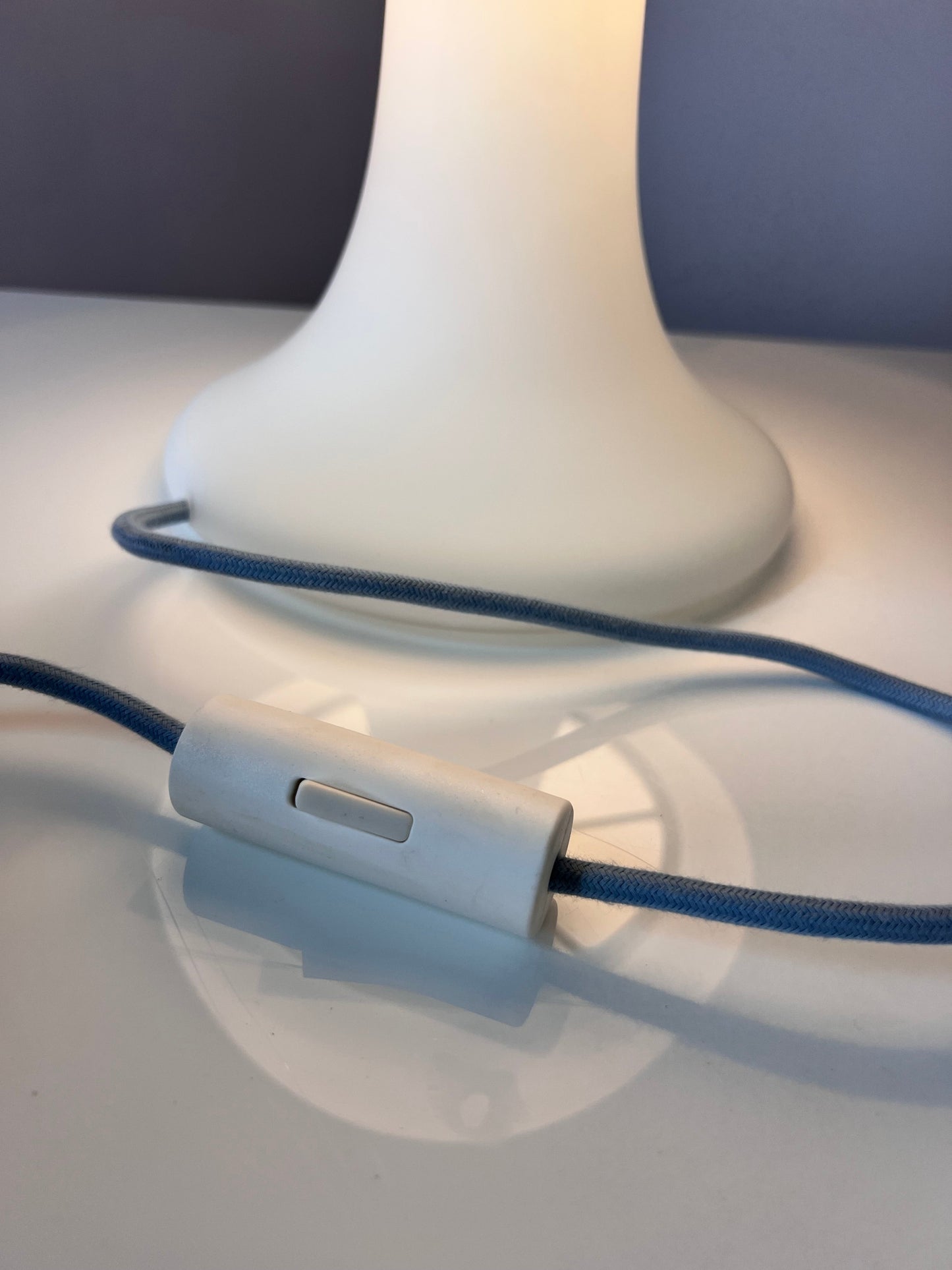 Vintage Tischlampe Mushroom von Glashütte Limburg weiß