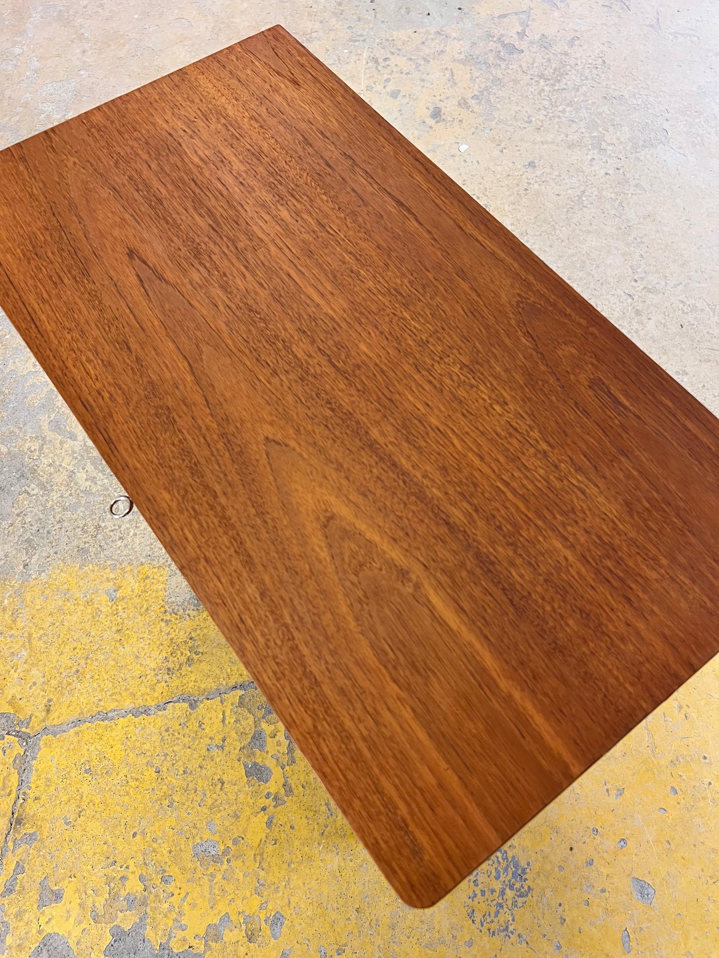 Vintage Kommode Teak mit Muschelgriffen