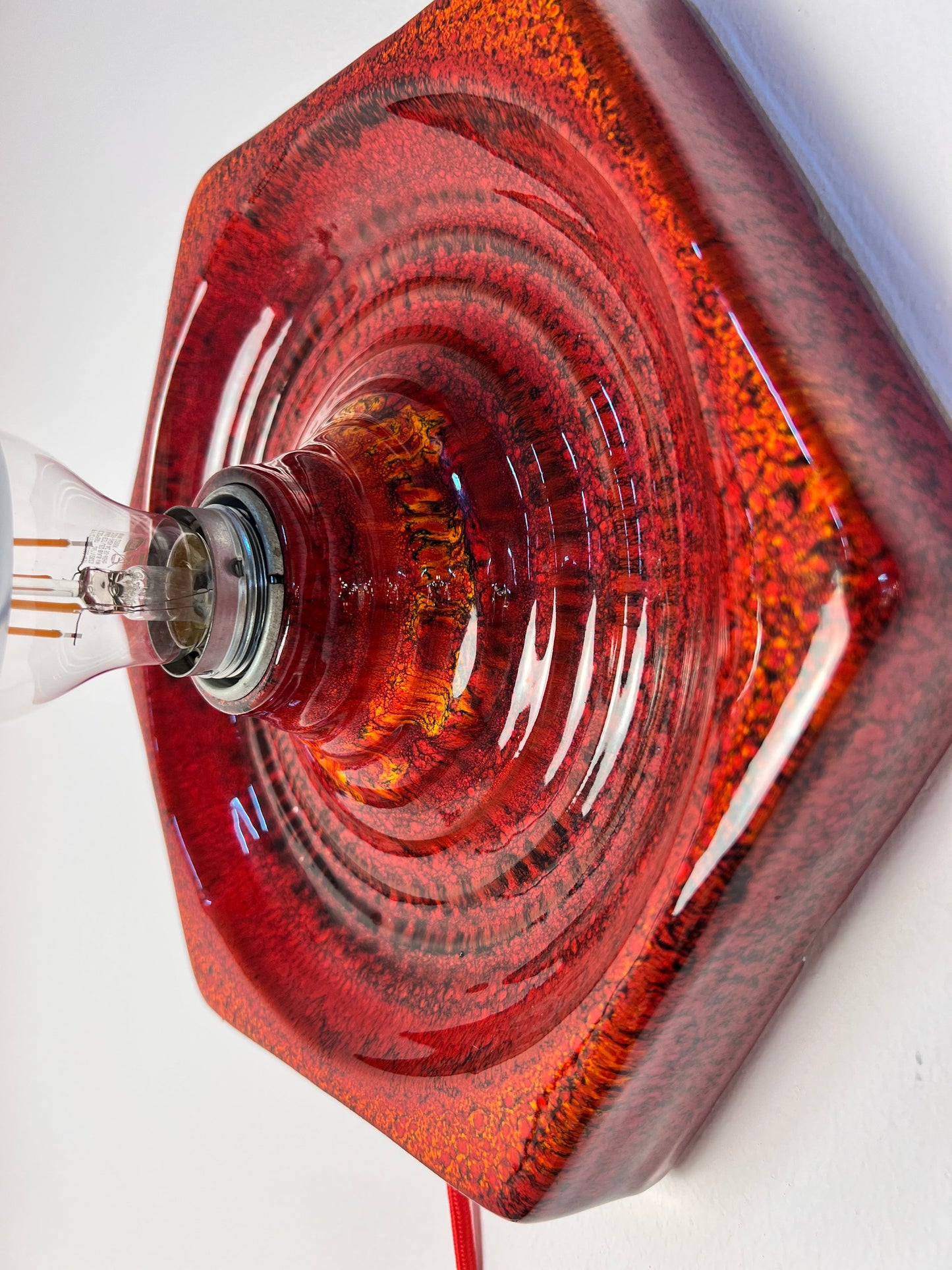 Vintage Wandlampe von Hustadt Leuchten, rote Keramik in Hexagon-Form