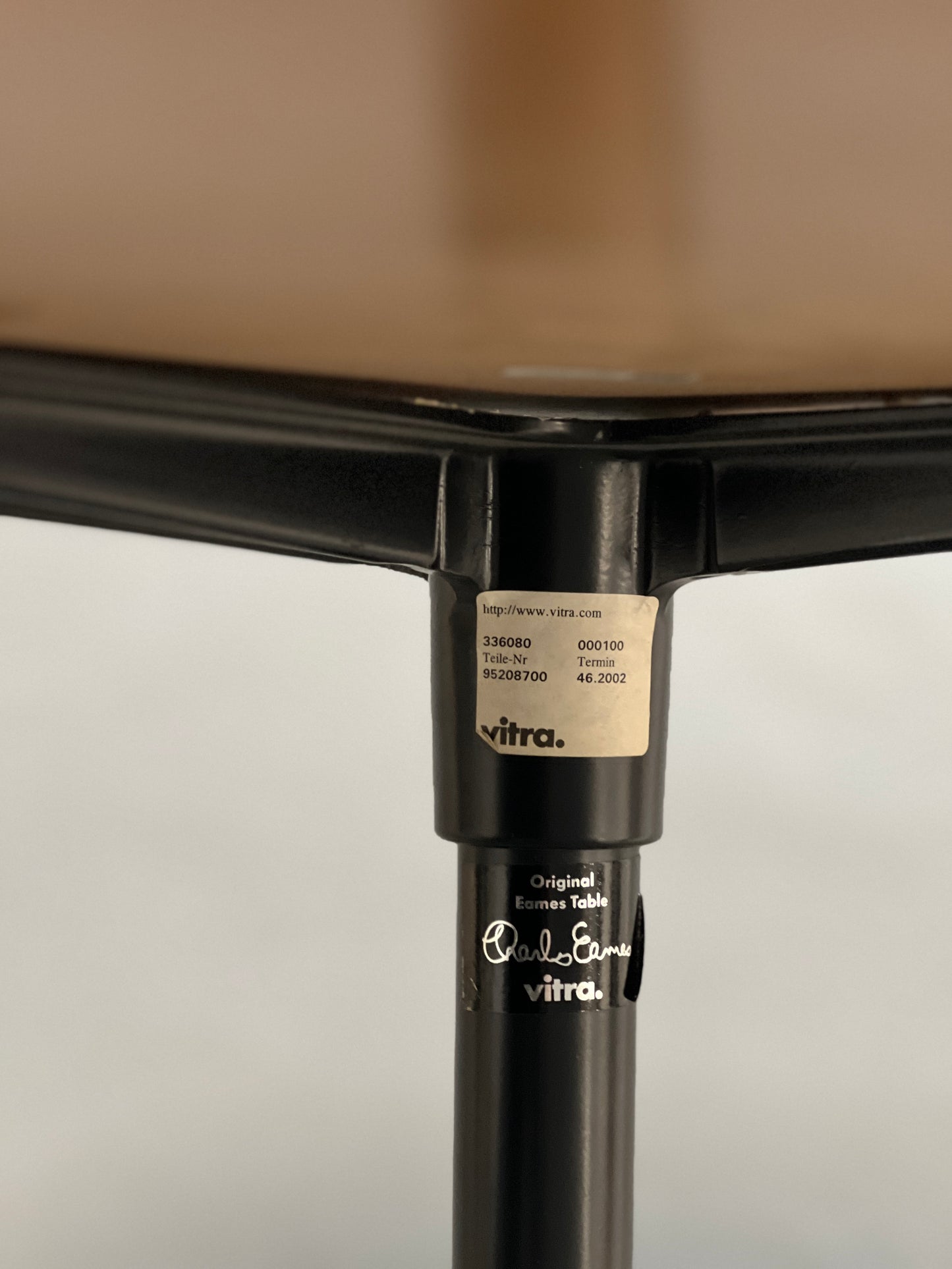Table ronde Contract de Ray et Charles Eames de Vitra ronde 80cm