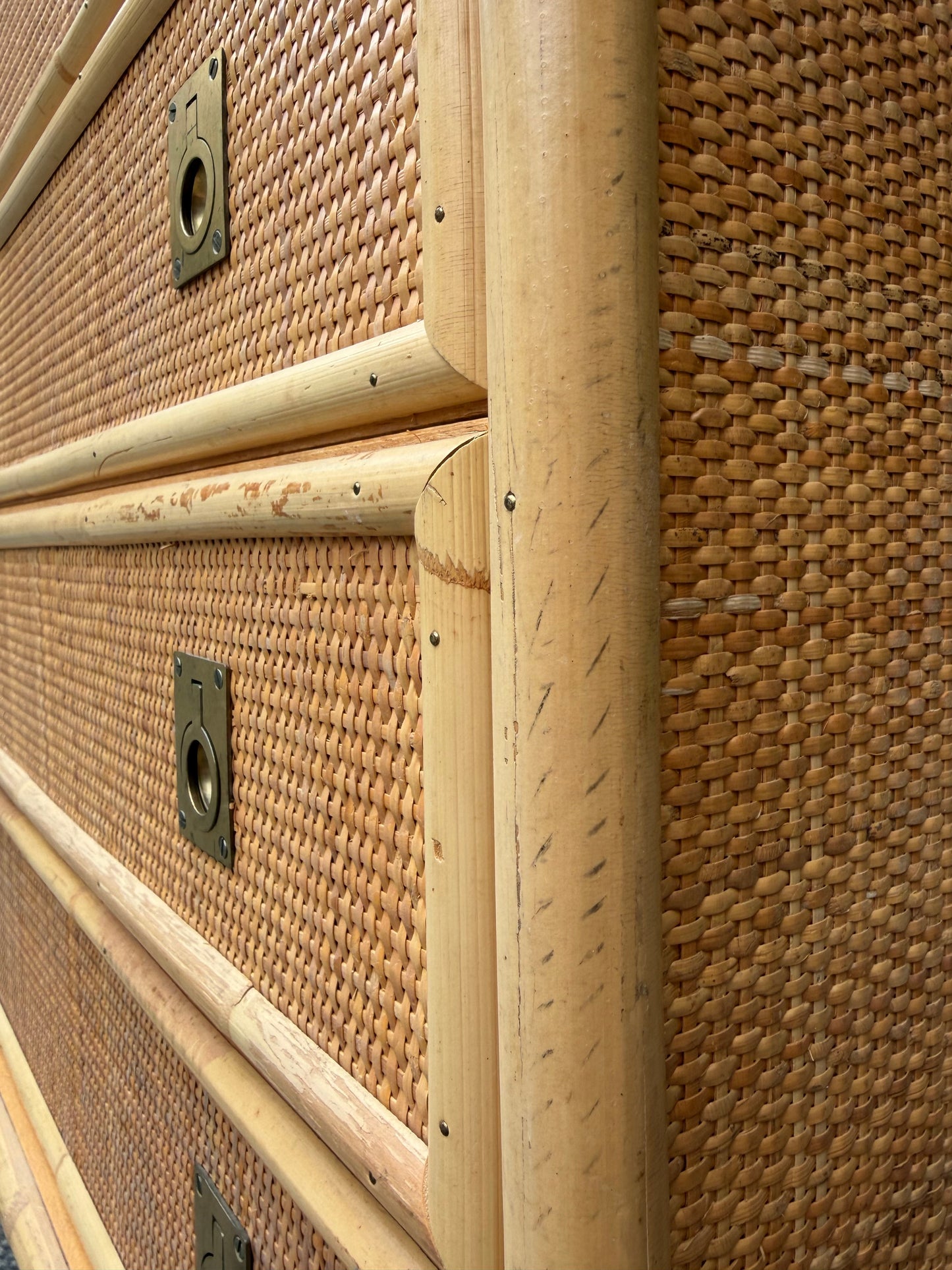 Vintage Kommode aus Rattan und Bambus von Dal Vera mit Messinggriffen