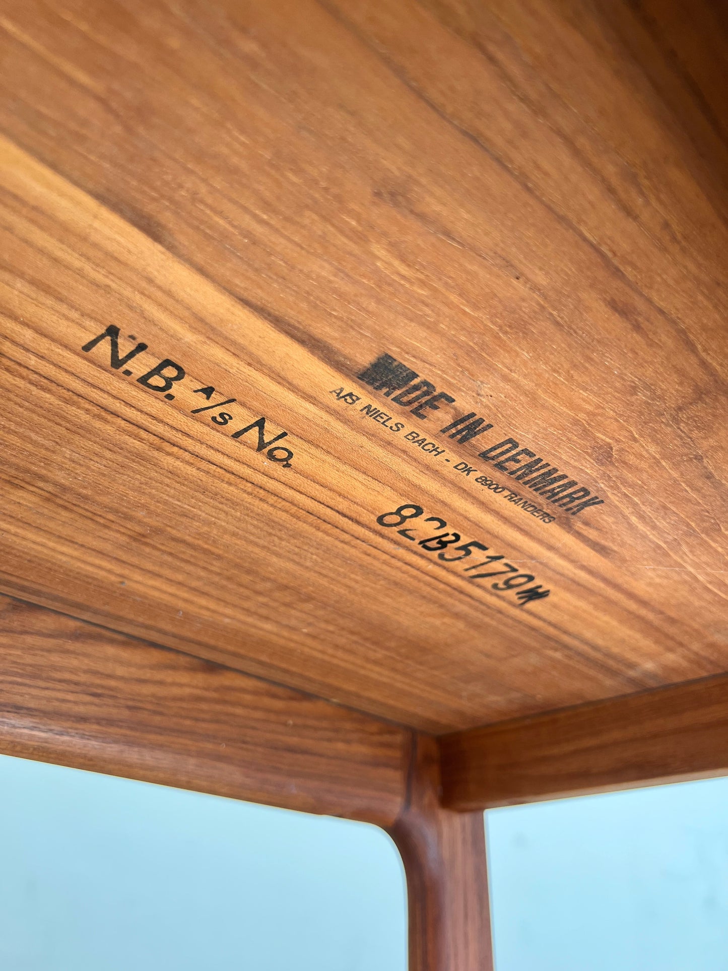Vintage Beistelltisch Teak von Niels Bach