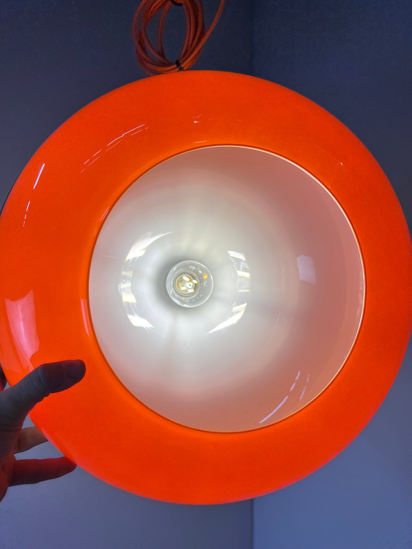 Vintage Hängelampe weiß orange Kunststoff aus Dänemark