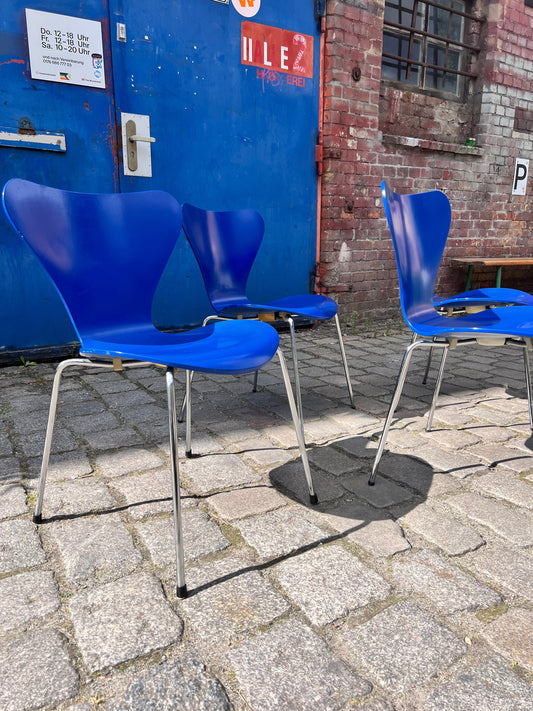 Vintage Stuhl Serie 7 Königsblau von Arne Jacobsen für Fritz Hansen Set von 4