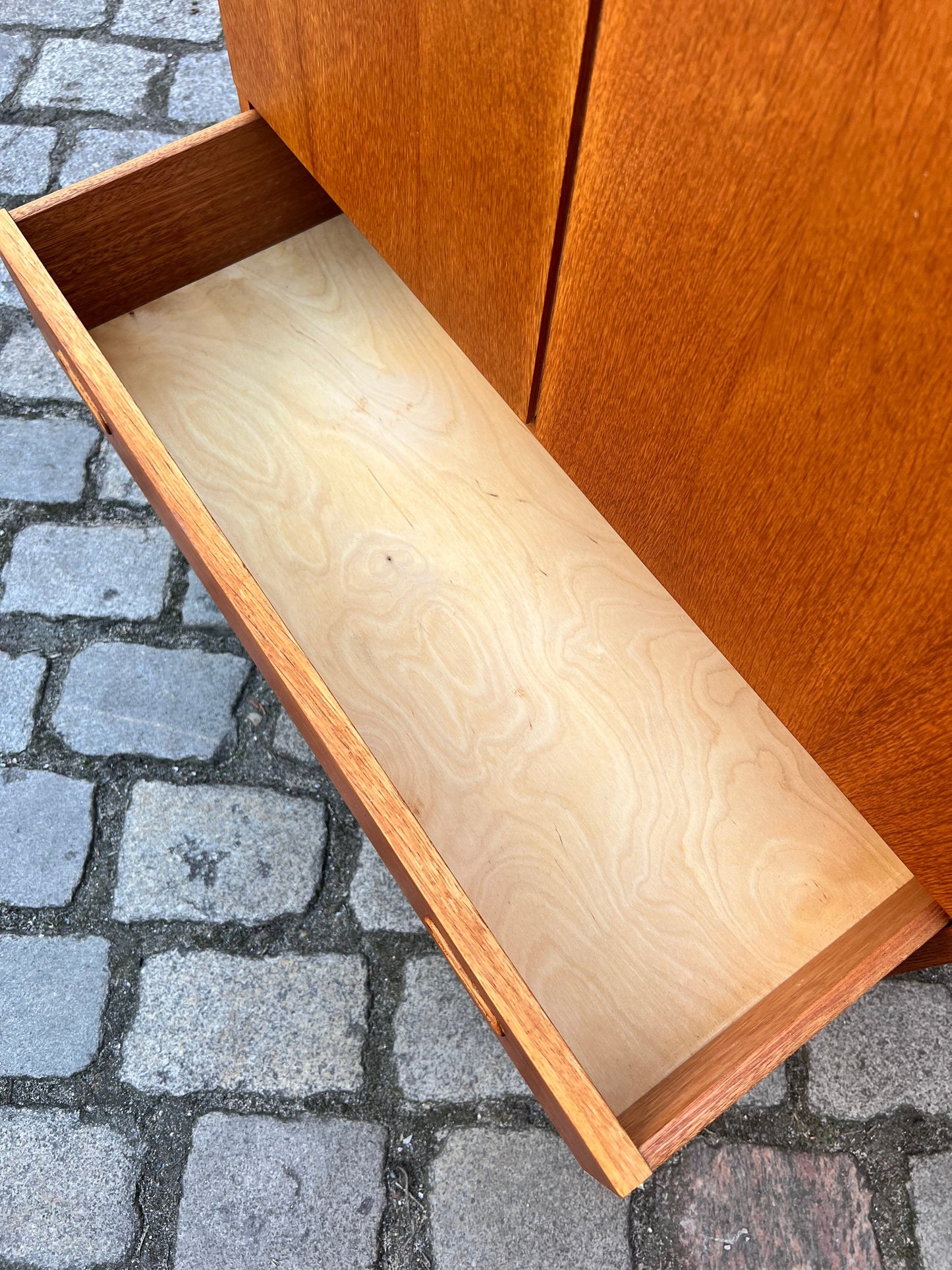Vintage Schrank Eiche mit Türen und Schubladen von dänischer Handwerkskunst