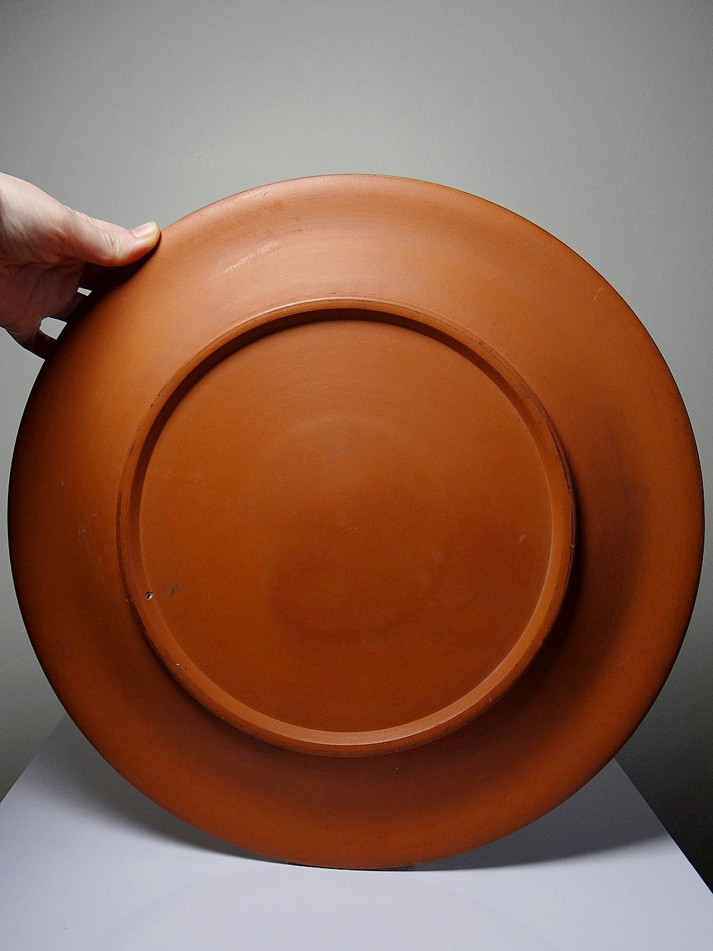 Vintage Servieraccessoire Terrakotta-Schale mit japanischer Jugendstil-Emaille, polychrom-goldig