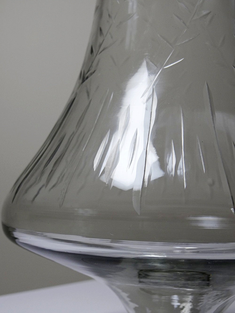 Vintage Vase graviertes mundgeblasenes Glas durchsichtig, sehr groß, antiker Stil