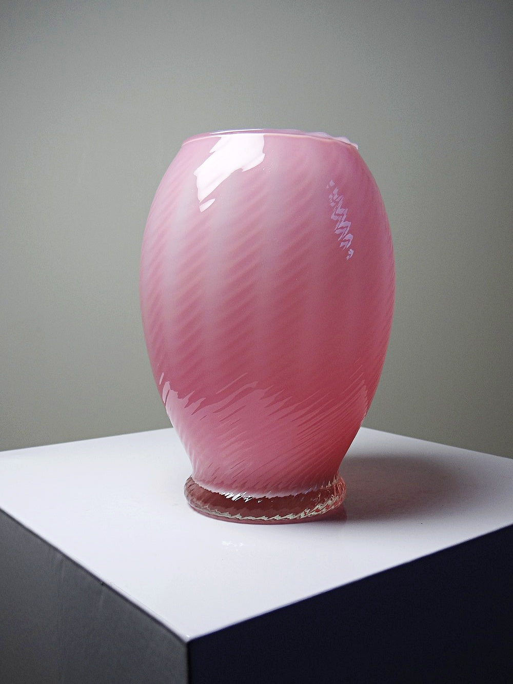 Vintage Vase Murano Empoli aus rosa Opalglas, transparenter Fuß