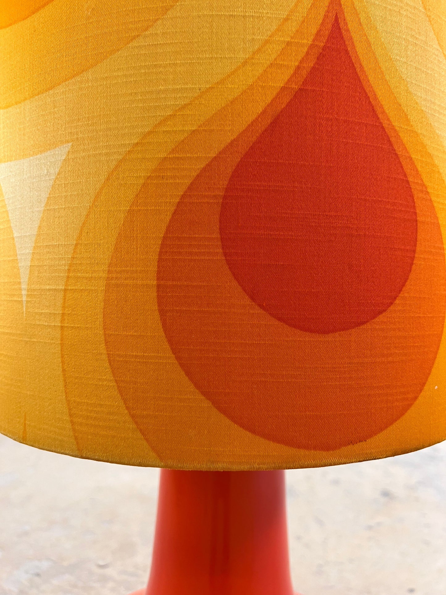 Vintage Stehlampe von Pako, orange Glasfuß, 70er Schirm E27