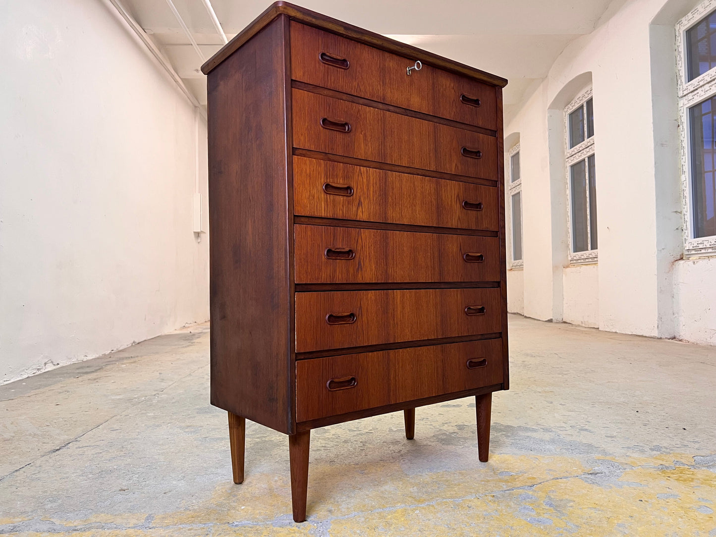 Vintage Kommode Teak mit Schloss aus Dänemark