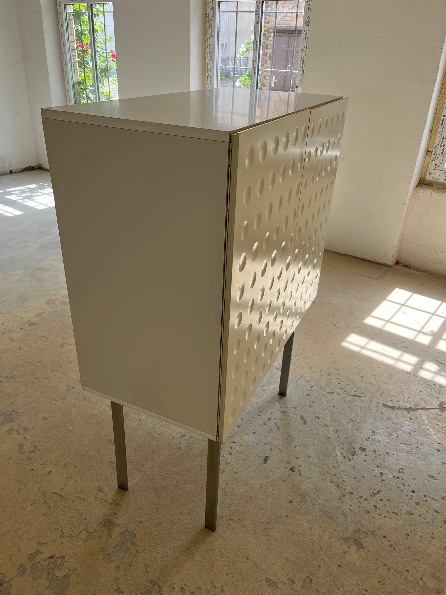 Vintage Highboard mit Minibar und kreisförmigem Reliefmuster aus Belgien
