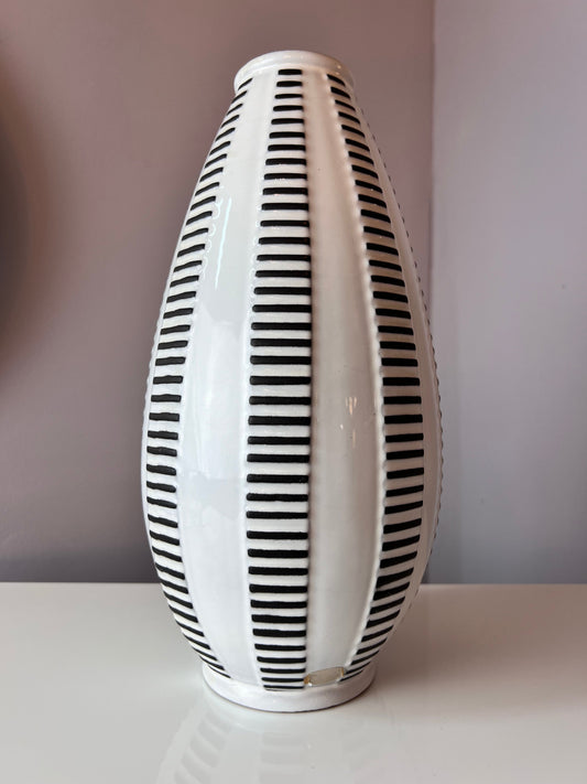 Vintage Vase Alaska A4 by Goldscheider Keramik white black