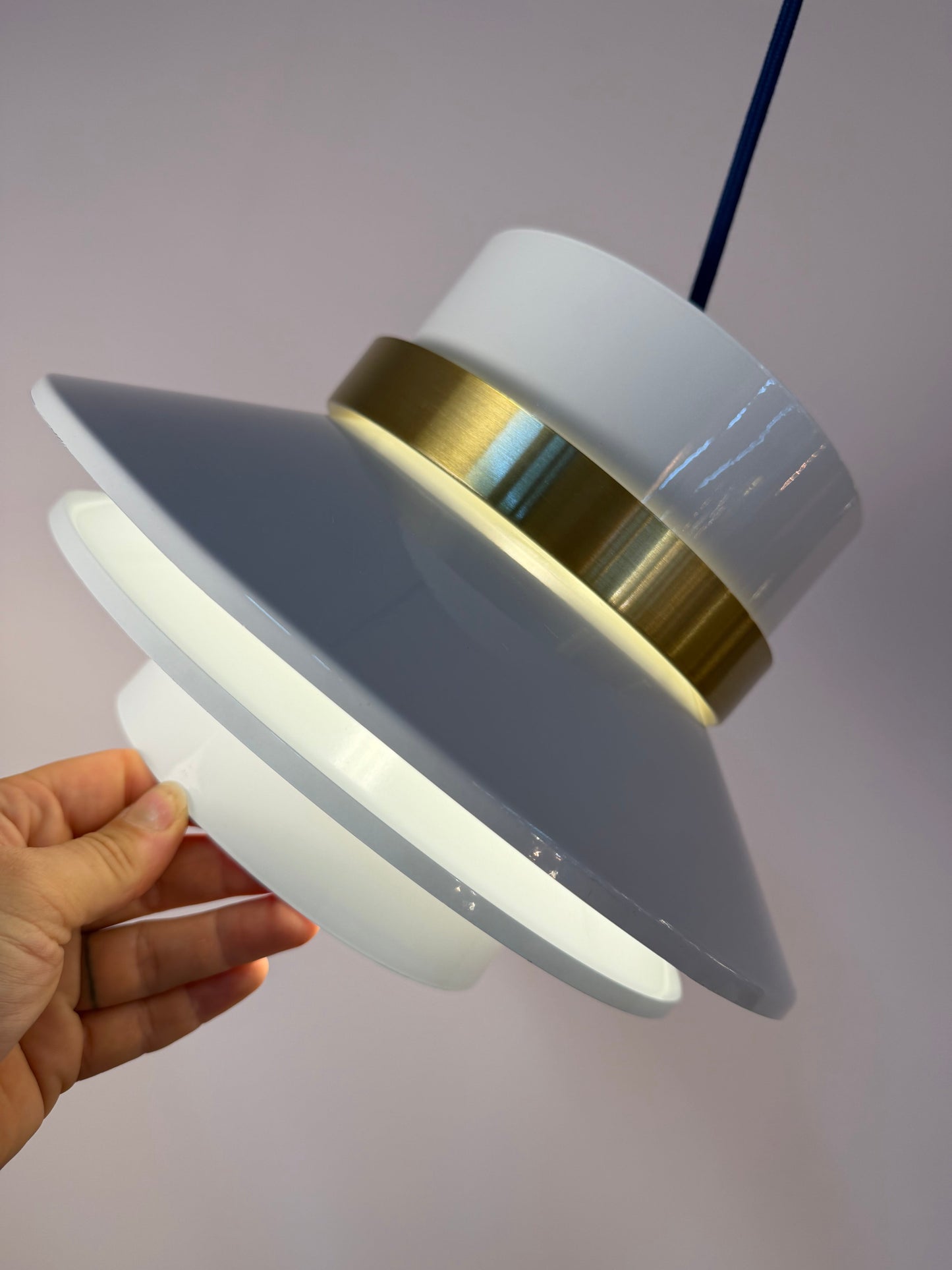 Vintage Lamellenlampe Hochglanz Weiß und Messing, Dänemark
