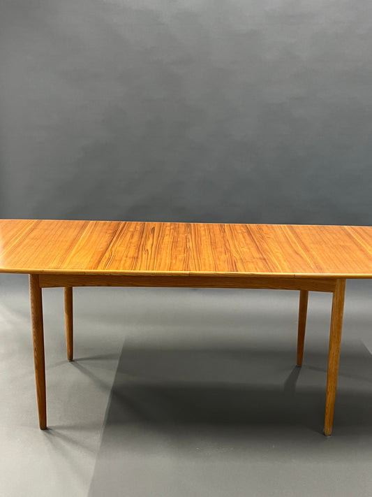 Table à manger vintage en placage de teck