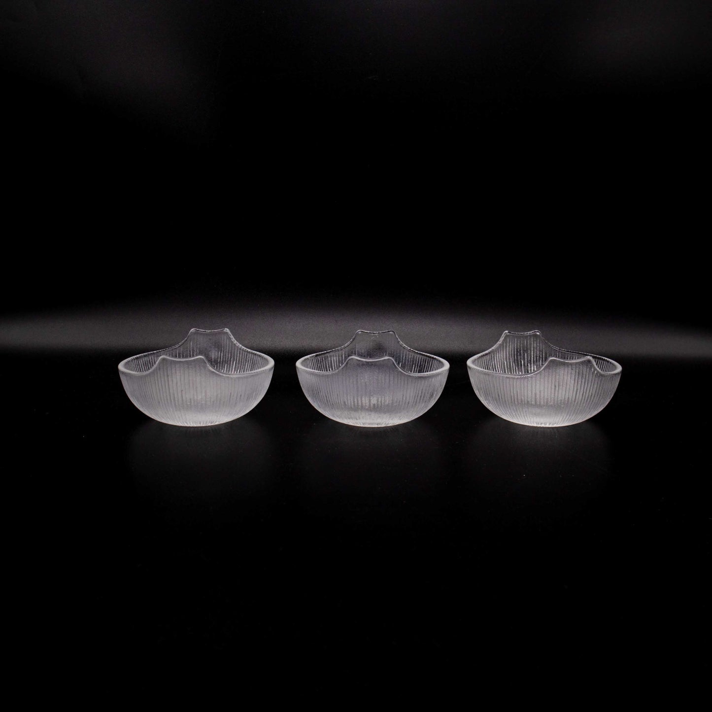 Großes 8er Schüssel Set von Hoya Crystal, Einzelansicht 3 kleine Schüssel,, Seitenansicht links