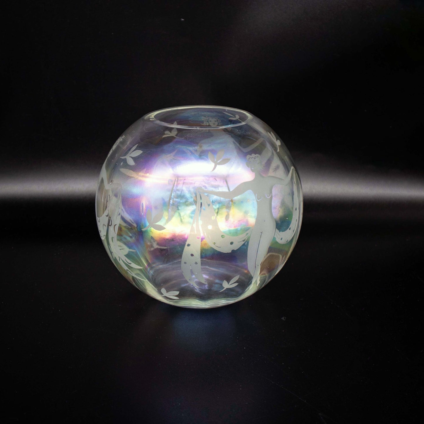 Vintage Vase „Die drei Grazien“ Kugelvase aus irisierendem Glas