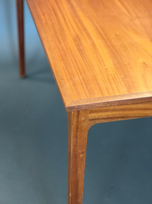 Vintage Besprechungstisch quadratisch von A. J. Iversen