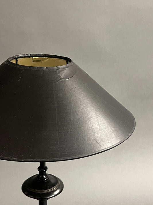 Vintage Tischlampe mit Schirm