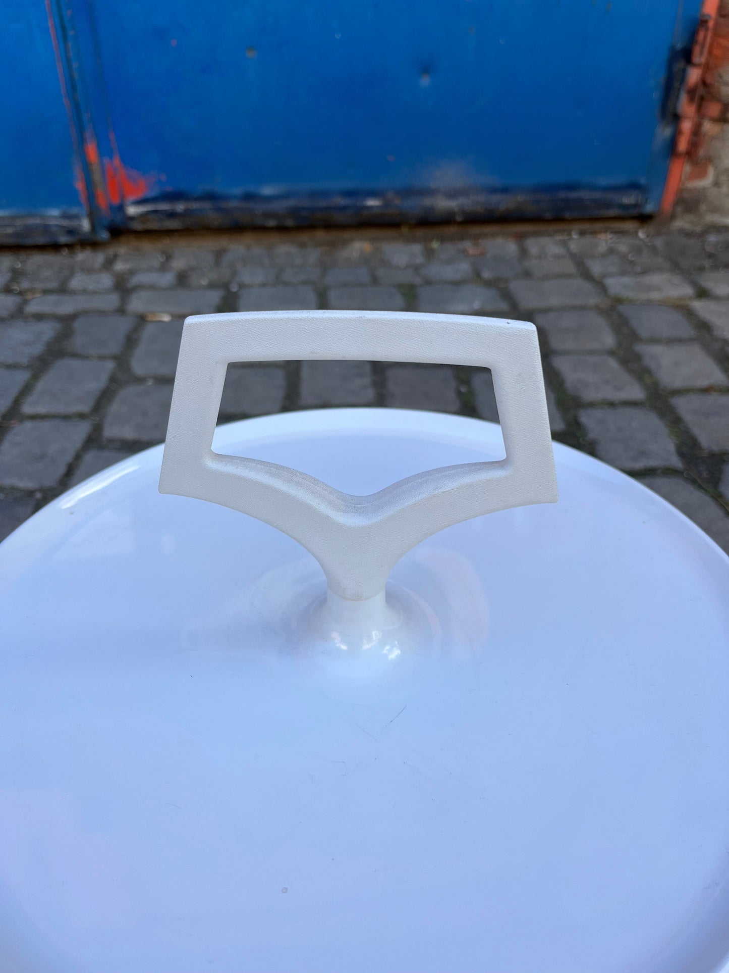 Flaschenhalter Beistelltisch weiß von Flair Holland