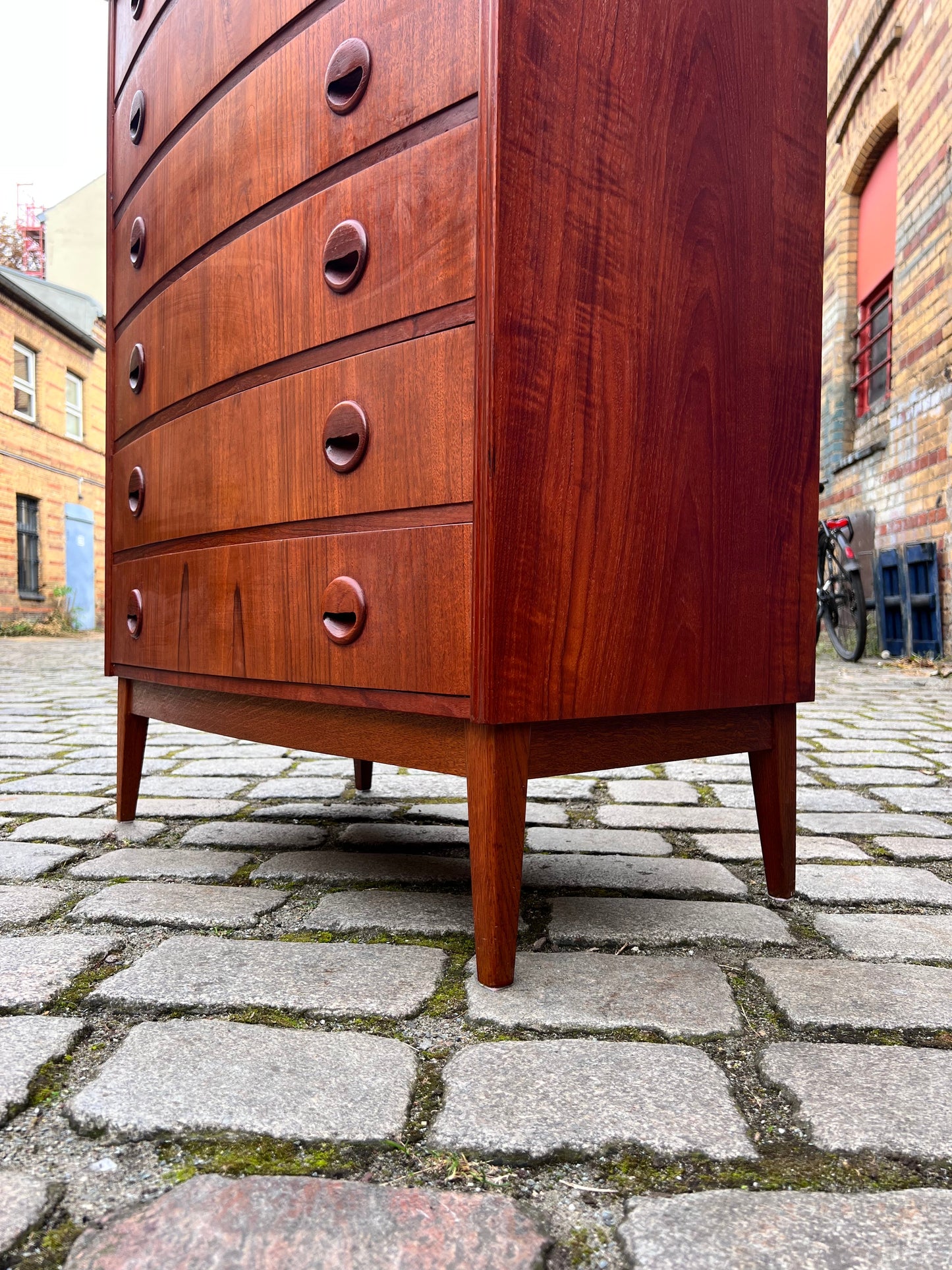 Vintage Kommode Teak gerundete Front Dänemark