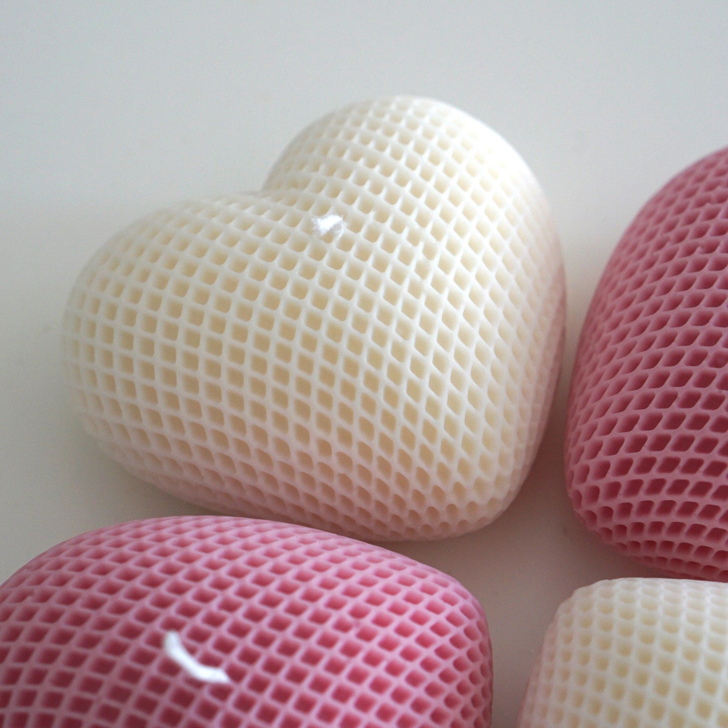 Bougie design en forme de cœur faite à la main par Inuti