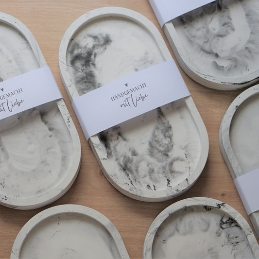 Nouveau plateau en marbre par Inuti