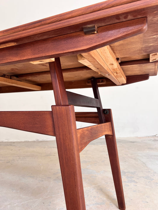 Vintage höhenverstellbarer Couchtisch Teak mit Auszügen aus Dänemark