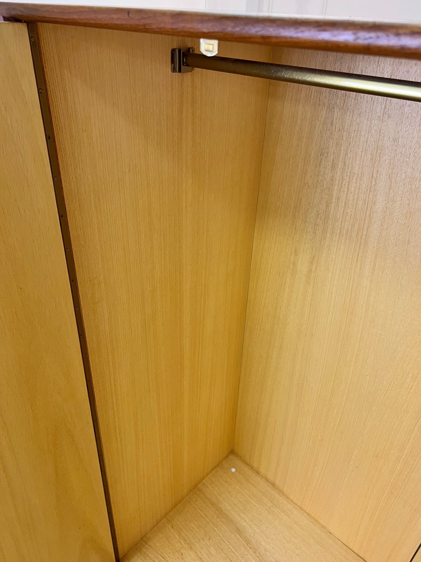 Vintage Kleiderschrank Typ 2994 von rt Möbel aus Teak