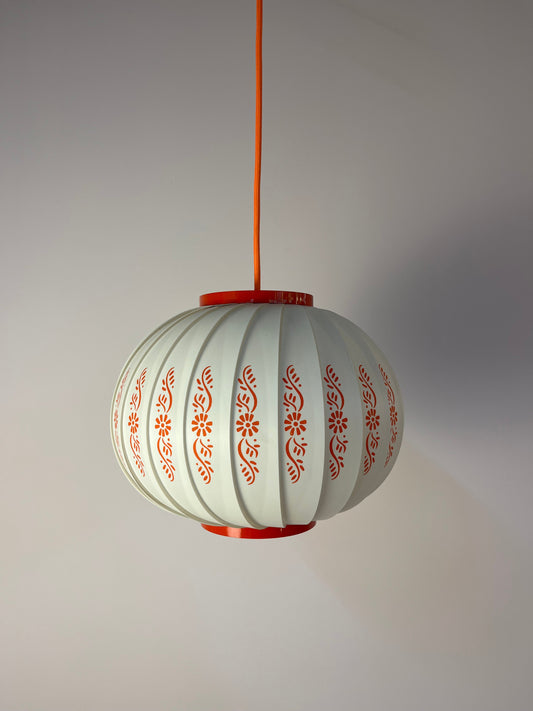 Vintage Hängelampe von Lars Schiøler mit roten Blumendetails