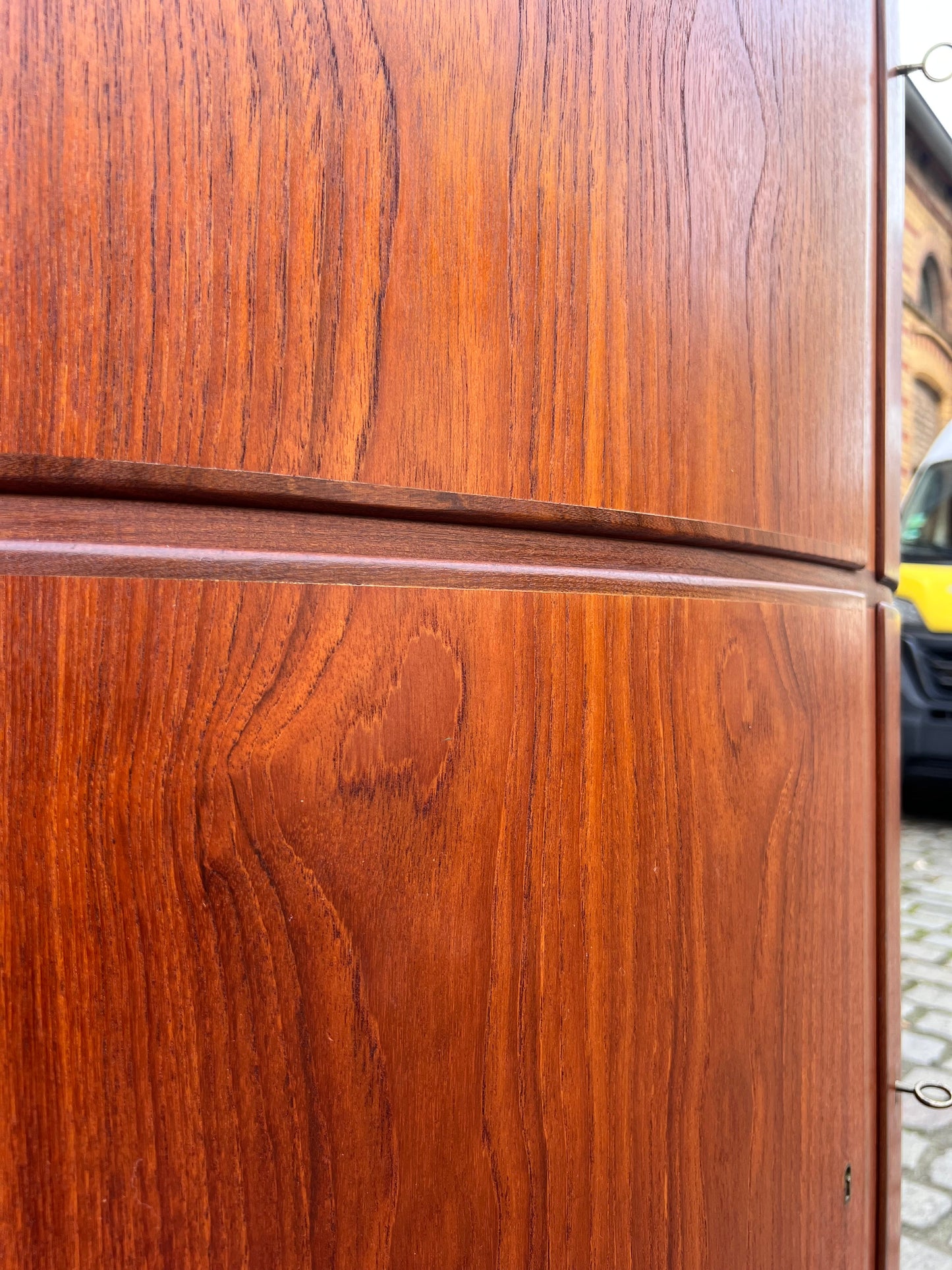 Vintage Eckschrank Teak mit Schloss aus Dänemark
