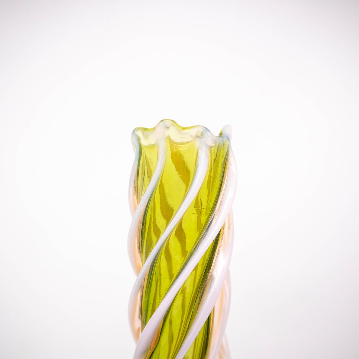 Vintage Vase gedrehte Stabvase grün rosa gedrehte Rippen