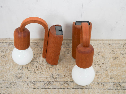 Lot de 2 appliques murales vintage Domus en teck