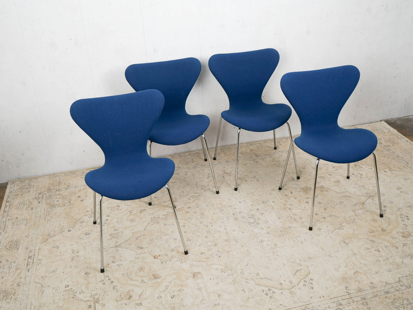 Vintage Chair Series 7 by Arne Jacobsen for Fritz Hansen blue Set of 4