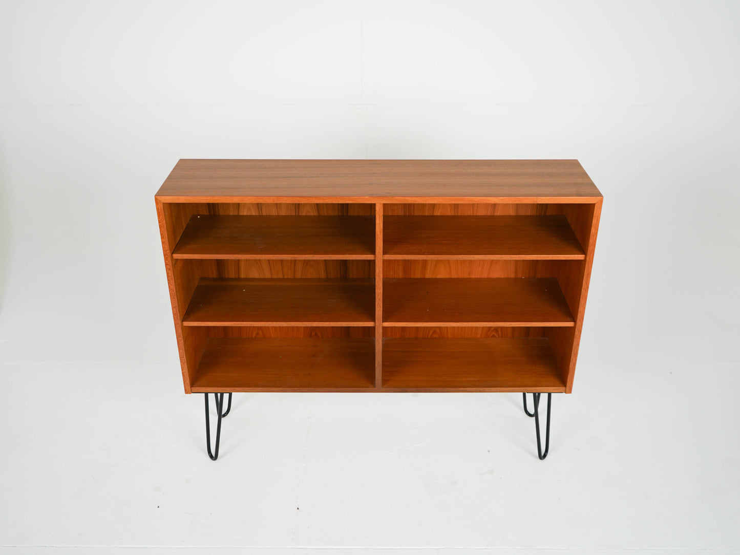 Vintage Sideboard Vinylregal Teak auf Metallbeinen