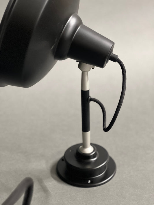 Wandlampe Pelican &Tradition schwarz