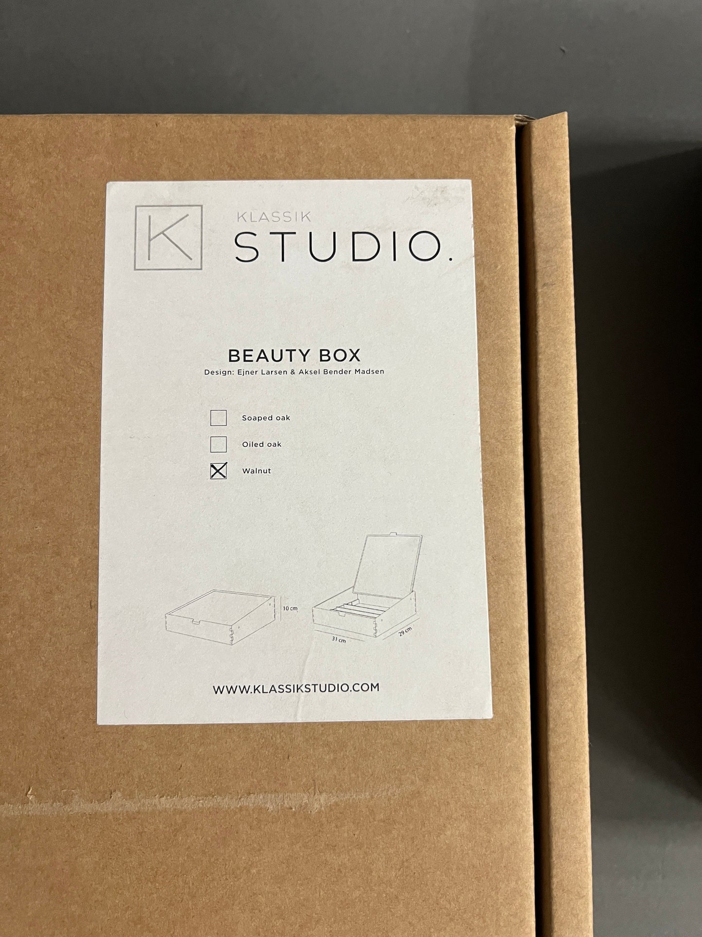 Beauty Box in Nussbaum von Klassik