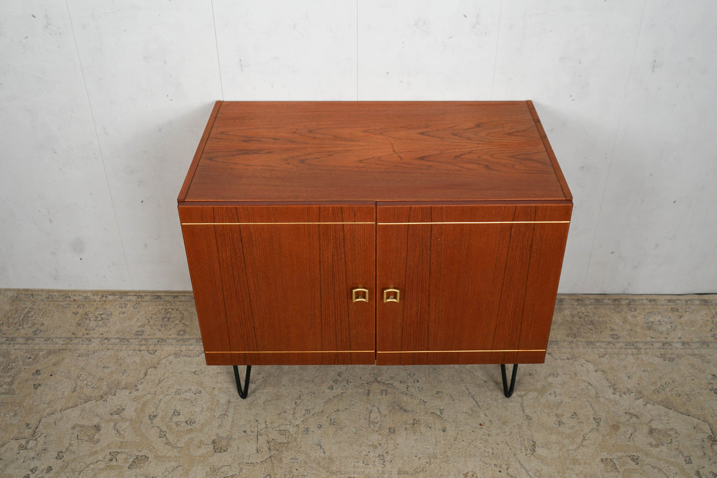 Buffet vintage en teck marron milieu du siècle années 60 danois