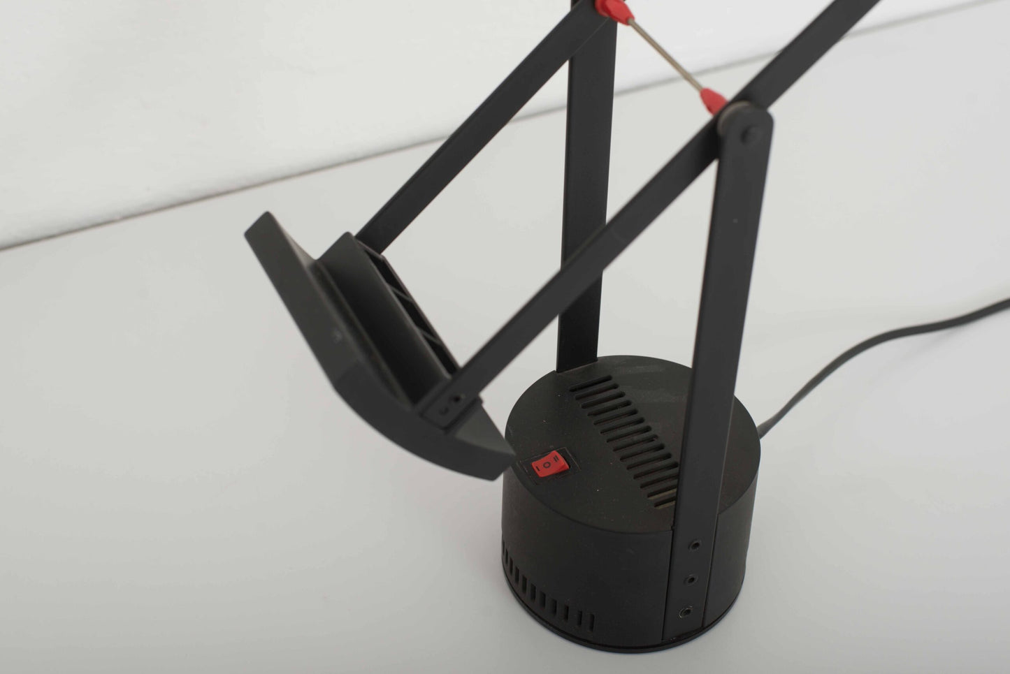 Vintage Tischleuchte Tizio von Richard Sapper für Artemide