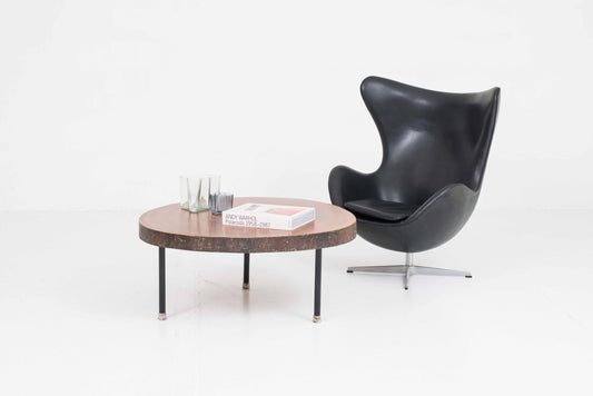 Vintage Couchtisch aus Tropenholz mit schwarzem Untergestell