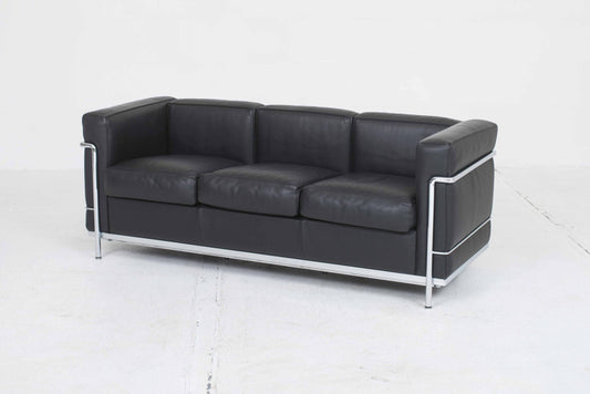 Vintage LC2 Sofa von Le Corbusier für Cassina in schwarzem Leder