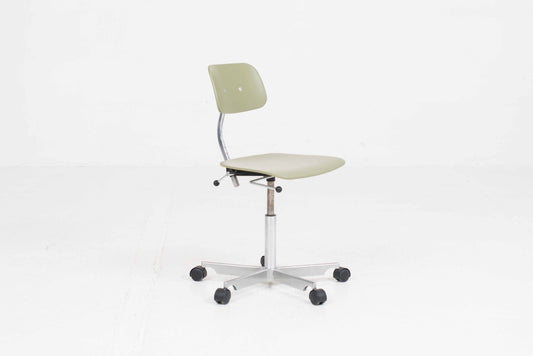 Vintage Bürostuhl "Kevi" von Jørgen Rasmussen für Fritz Hansen in Schilfgrün