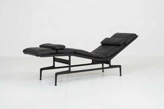 Chaise longue vintage Soft Pad ES 106 de Charles Eames pour Herman Miller noir