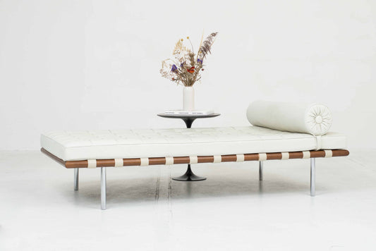 Vintage Barcelona Relax Daybed by Mies van der Rohe in natural leather