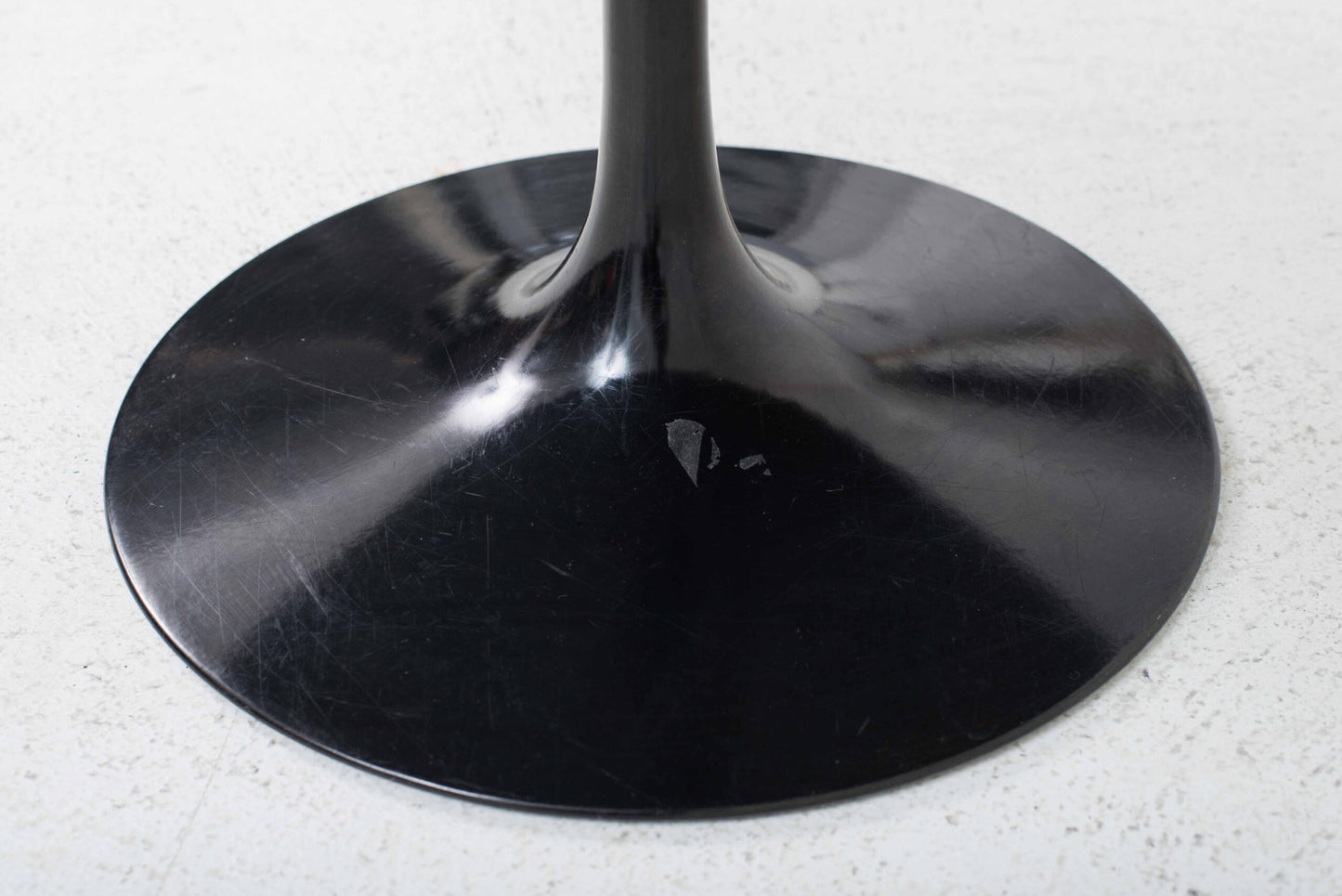 Table basse Tulip par Eero Saarinen pour Knoll