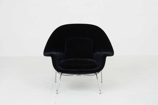 Fauteuil lounge vintage Womb par Eero Saarinen pour Knoll International en velours noir