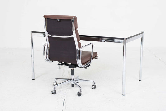 USM Schreibtisch 150cm x 75cm in Perlgrau