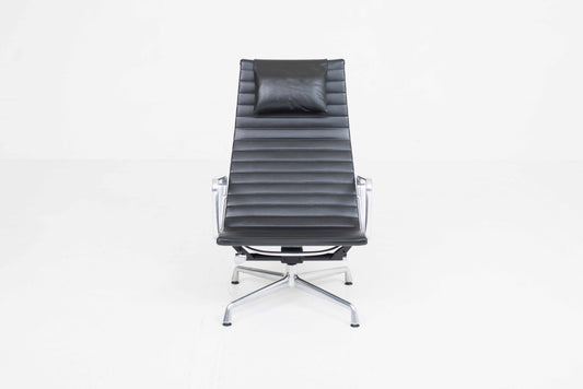 Vintage Sessel EA 124 von Charles und Ray Eames für Vitra, schwarz